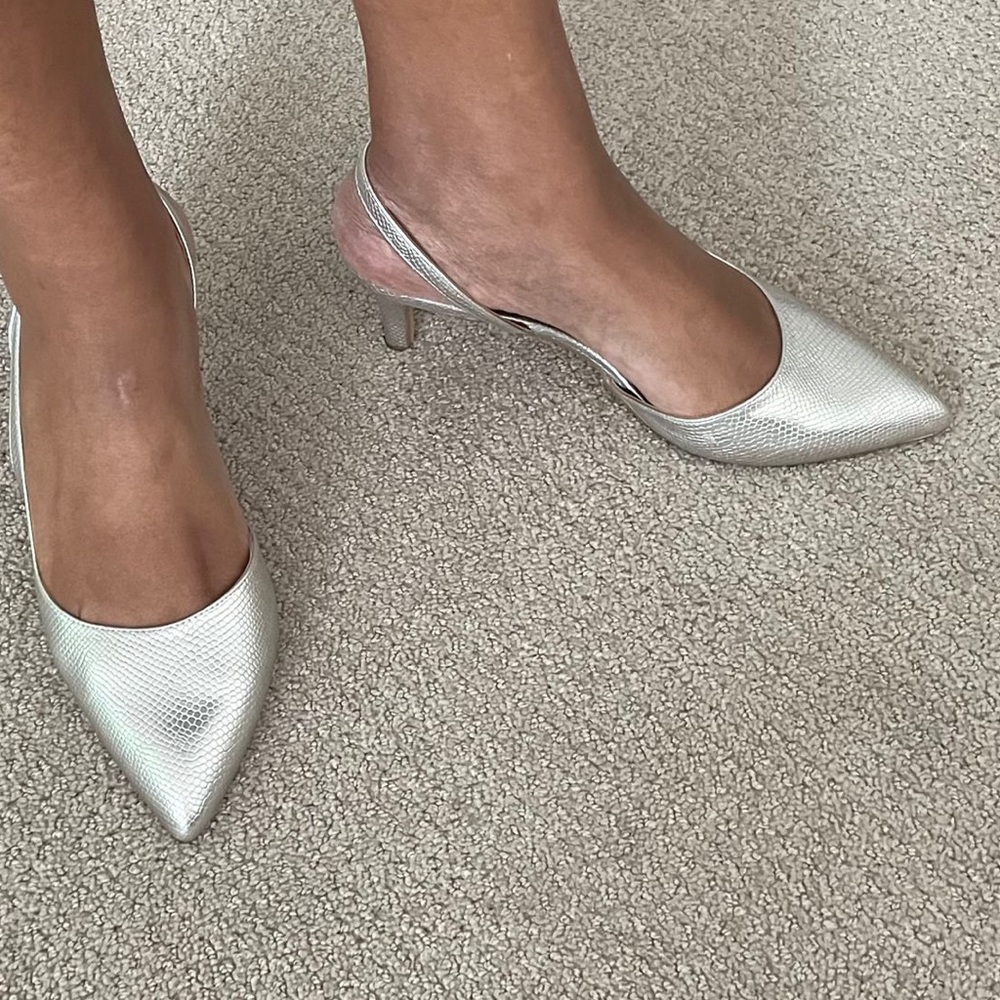 Nice dressing shoes great for any occasion
